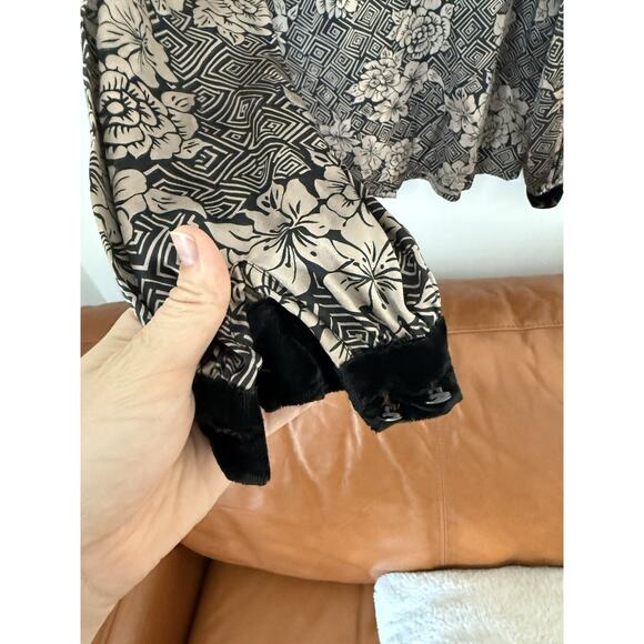 Vintage 80s Collins Silk Button Up Floral Blouse Velvet Collar And Cuffs Sz 10 - Picture 5 of 5